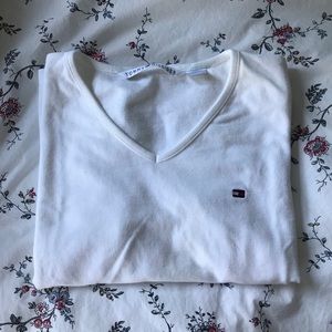 TOMMY HILFIGER T SHIRT